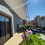 Ledi's Sarandë