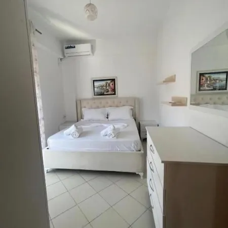 Ledi's * Sarandë
